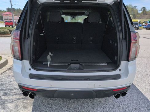 Used 2023 Chevrolet Suburban High Country AWD/4WD image 29