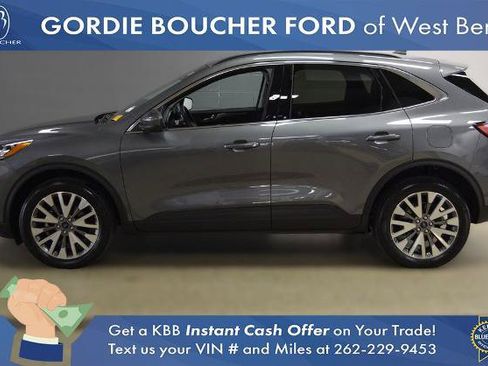Certified 2022 Ford Escape Titanium w/ Class II Trailer Tow Package AWD/4WD image 2