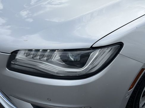Used 2019 Lincoln MKZ Reserve FWD image 8
