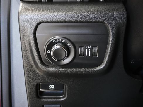 Certified 2024 Jeep Grand Cherokee Laredo image 19