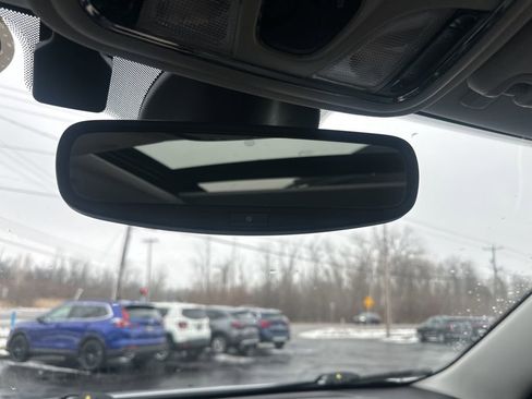 Used 2021 Jeep Cherokee Limited image 27