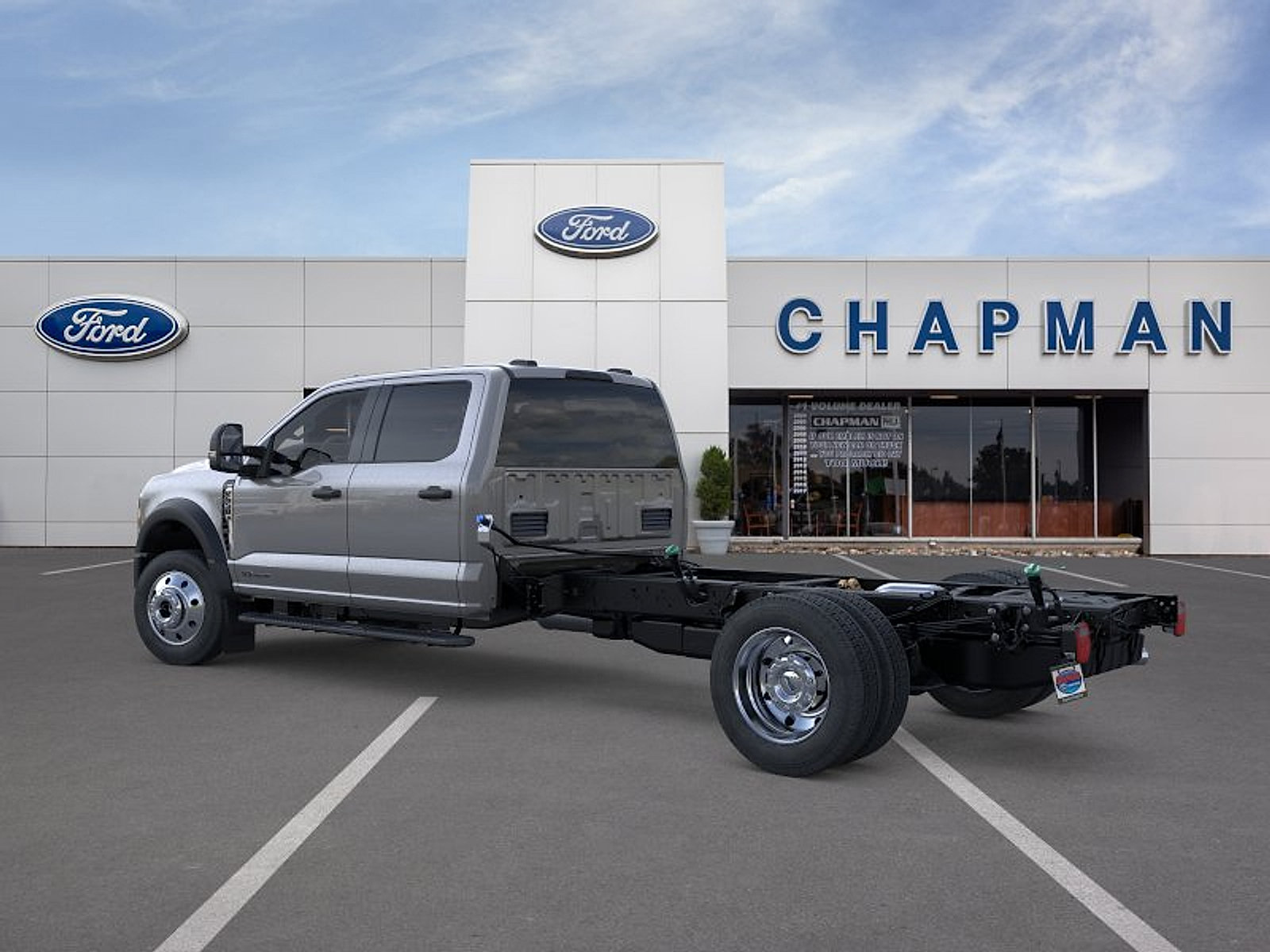 New 2026 Ford F550 4x4 Crew Cab Super Duty w/ XLT Value Package image 4