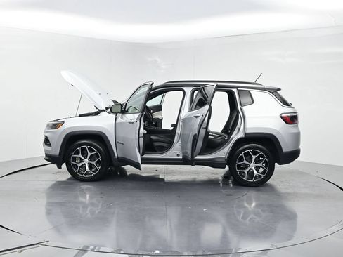 Used 2024 Jeep Compass Limited AWD/4WD image 29