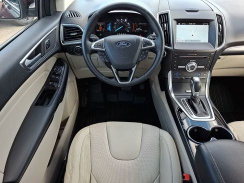 Used 2018 Ford Edge Titanium w/ Equipment Group 301A AWD/4WD image 13