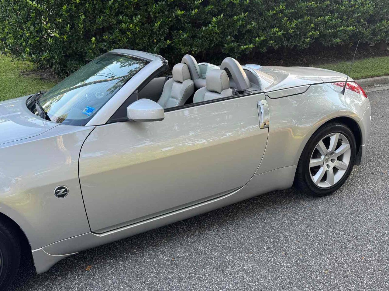 Used 2004 Nissan 350Z Touring RWD image 17