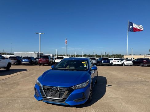 Used 2023 Nissan Sentra SV w/ SV Premium Package FWD image 7