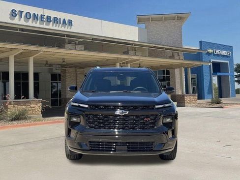 Used 2024 Chevrolet Traverse RS image 9