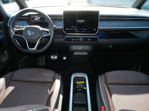 Certified 2025 Volkswagen ID. Buzz Pro S RWD image 10