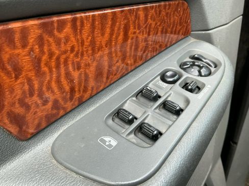 Used 2006 Dodge Ram 2500 Truck SLT image 19