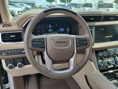 Used 2024 GMC Yukon Denali w/ Denali Reserve Package AWD/4WD image 24