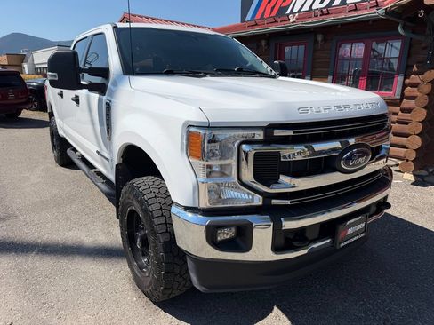 Used 2022 Ford F250 XLT w/ XLT Value Package AWD/4WD image 2