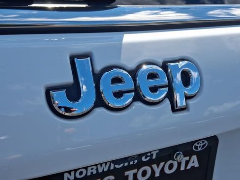 Used 2024 Jeep Compass Latitude AWD/4WD image 29