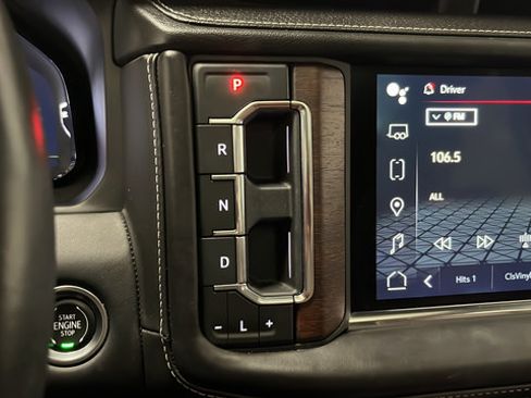 Used 2023 GMC Yukon XL Denali Ultimate AWD/4WD image 19