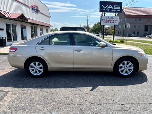 Used 2011 Toyota Camry LE w/ LE Extra-Value Pkg FWD image 4