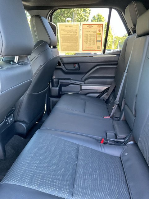 Used 2025 Toyota 4Runner TRD Off-Road Premium AWD/4WD image 16