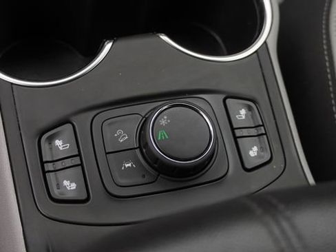 Used 2024 GMC Terrain SLT image 26