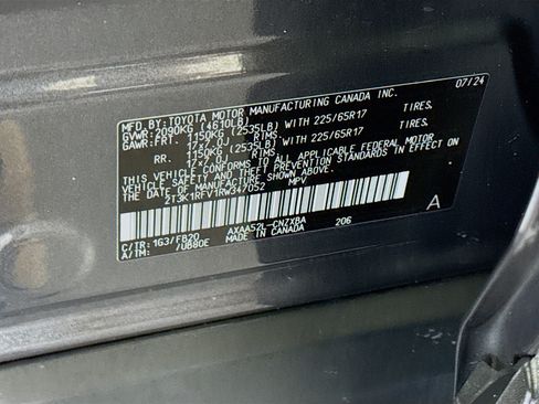 Used 2024 Toyota RAV4 LE FWD image 39
