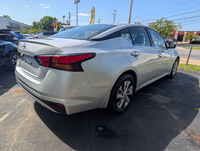 Used 2023 Nissan Altima 2.5 S FWD image 3