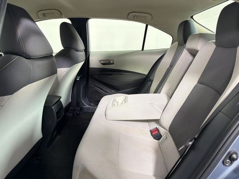 Used 2022 Toyota Corolla LE FWD image 19