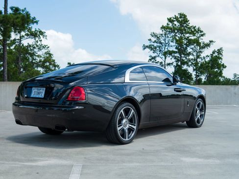 Used 2016 Rolls-Royce Wraith RWD image 10
