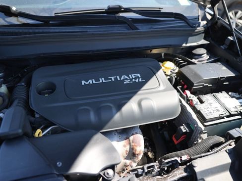 Used 2017 Jeep Cherokee High Altitude AWD/4WD image 38