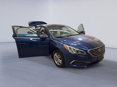 Used 2017 Hyundai Sonata SE w/ Cargo Package image 8