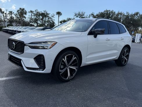 Certified 2023 Volvo XC60 B5 Ultimate w/ Protection Package Premier image 7