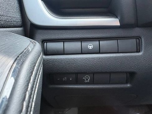 Used 2023 Nissan Rogue SV FWD image 14