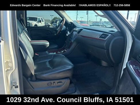 Used 2007 Cadillac Escalade AWD w/ Information Package image 11