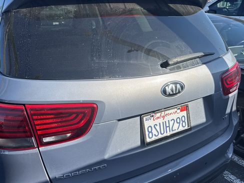 Used 2020 Kia Sorento S image 5