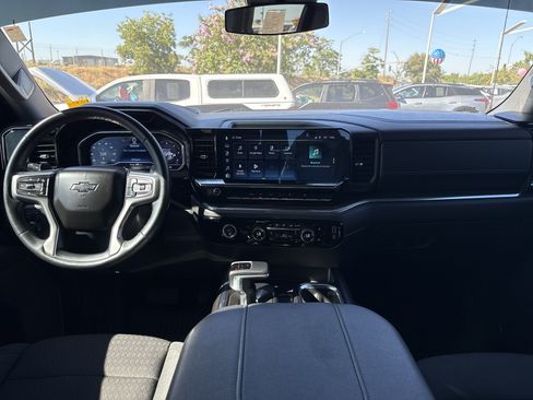 Used 2024 Chevrolet Silverado 1500 LT Trail Boss AWD/4WD image 14