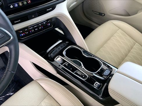 Used 2023 Buick Envision Avenir FWD image 16