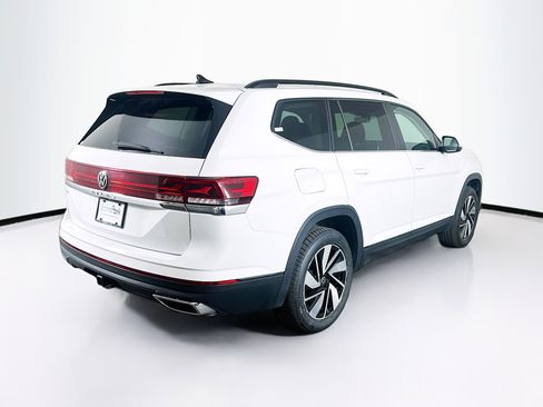 Used 2025 Volkswagen Atlas SE image 9