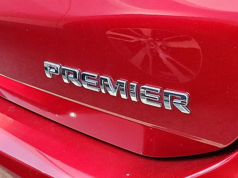 Used 2023 Chevrolet Equinox Premier FWD image 5