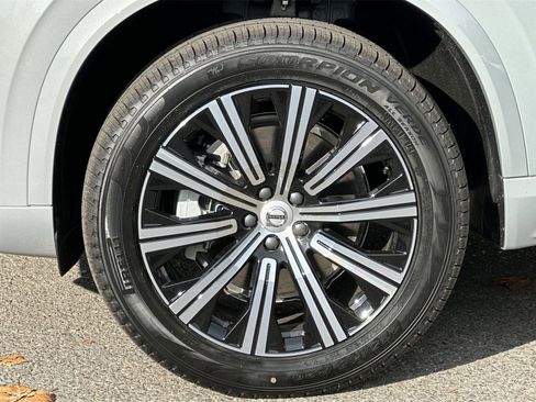Used 2025 Volvo XC90 B6 Core w/ Protection Package Premier image 21