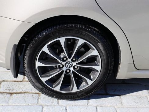 Used 2016 Toyota Avalon Limited image 44