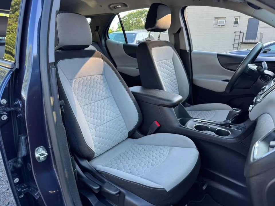 Used 2019 Chevrolet Equinox LS AWD/4WD image 14