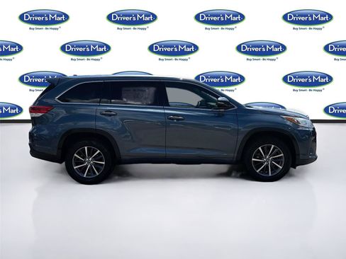 Used 2017 Toyota Highlander XLE FWD image 8