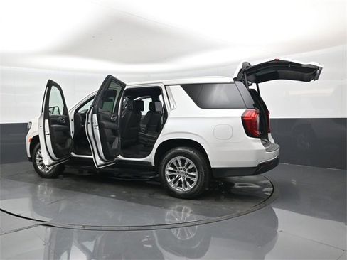 Used 2022 GMC Yukon SLT w/ SLT Luxury Package image 47