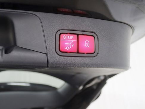 Used 2020 Mercedes-Benz GLB 250 4MATIC image 35