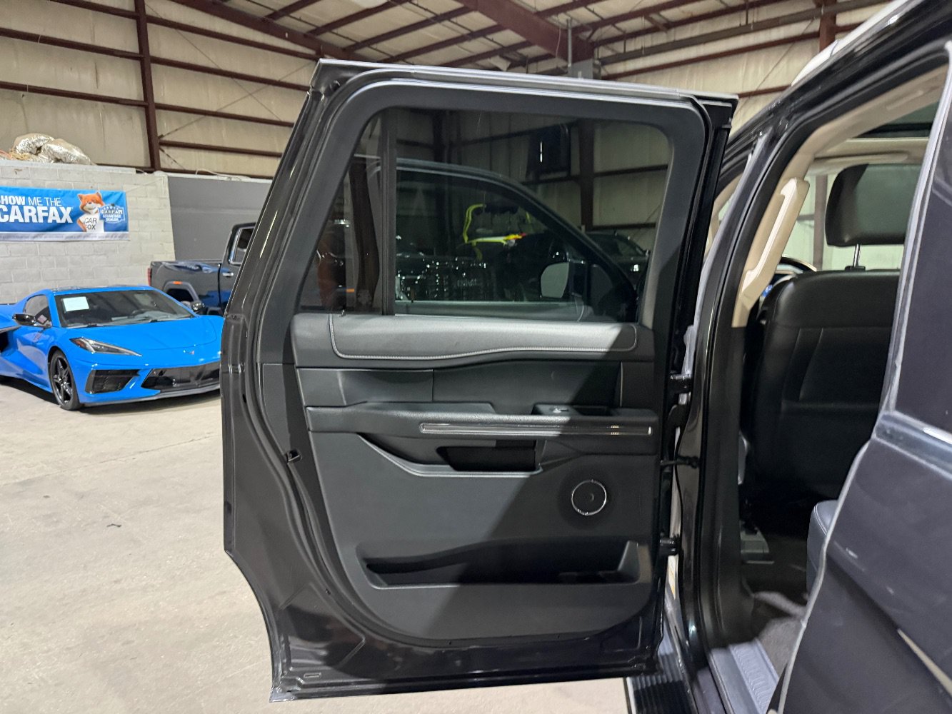 Used 2023 Ford Expedition Max XLT AWD/4WD image 15