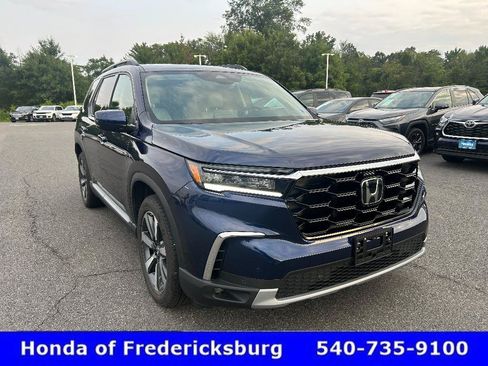 Used 2025 Honda Pilot Touring image 7