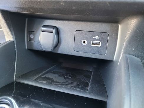 Used 2023 Nissan Versa SV image 20