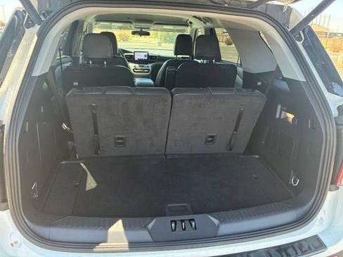 Used 2024 Ford Explorer XLT w/ Equipment Group 202A RWD image 19