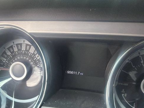 Used 2013 Ford Mustang Premium RWD image 7