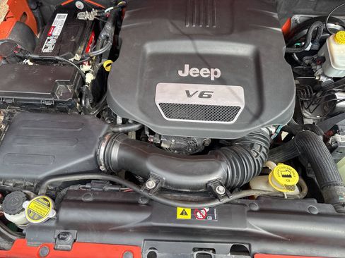 Used 2015 Jeep Wrangler Sport AWD/4WD image 22