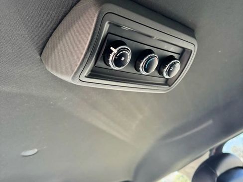 Used 2018 Dodge Grand Caravan SXT image 21