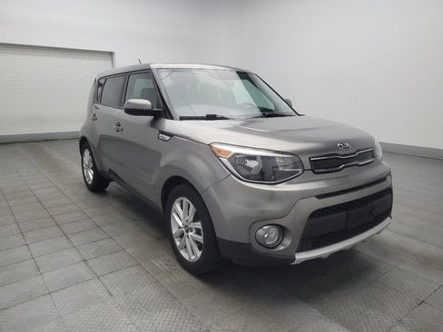 Used 2018 Kia Soul + FWD image 13