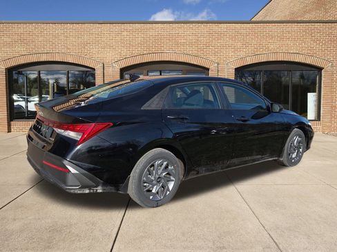 New 2026 Hyundai Elantra Blue image 3