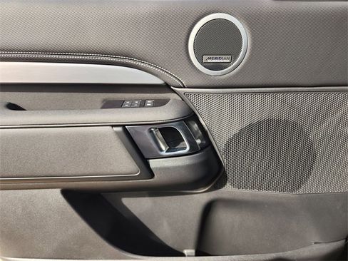 New 2026 Land Rover Discovery Limited Edition image 15